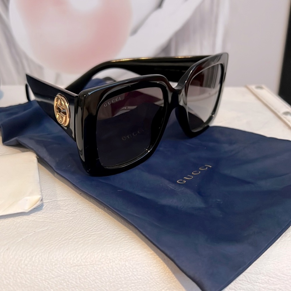 Gucci sunglasses!!